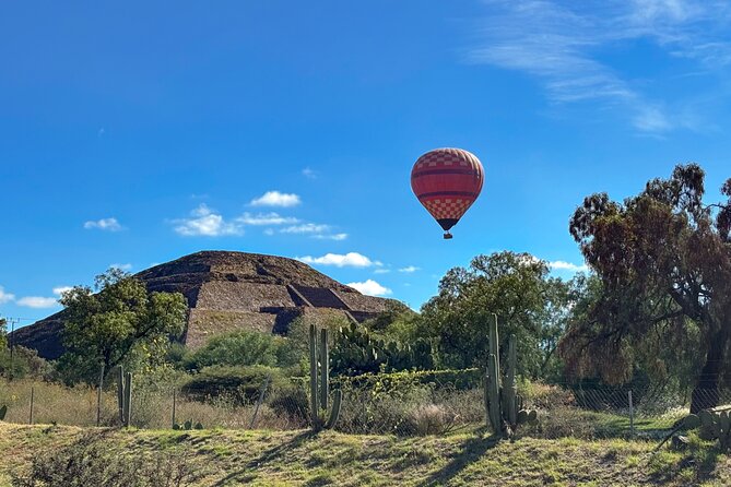 Teotihuacan without obligatory stops. No shops or restaurants. - Getting there from Mexico City: transport that keeps the day sane