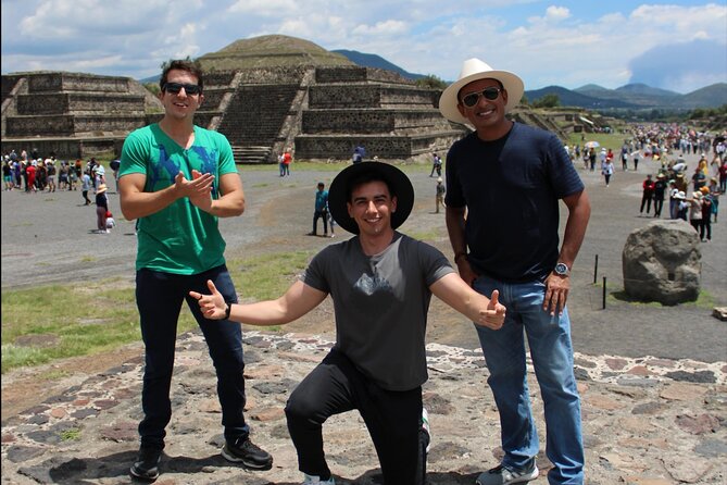 The best tour to Teotihuacán from Mexico City - San Juan Teotihuacán culture stop: mezcal tastings and craft learning