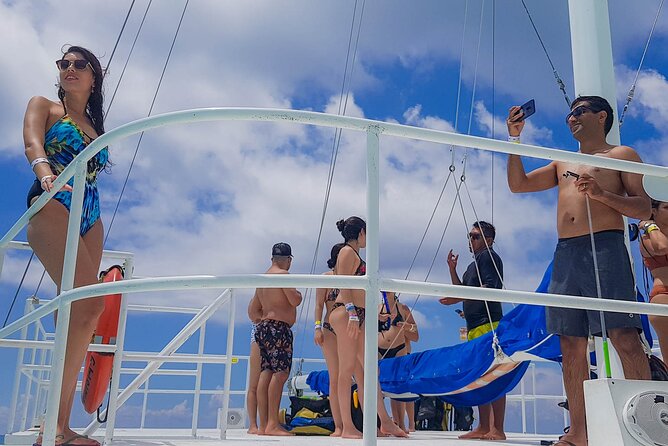 Tour to Cozumel by Catamaran with Snorkeling and Buffet Lunch - Boarding Joluga Catamaran, Expect a Simple Setup