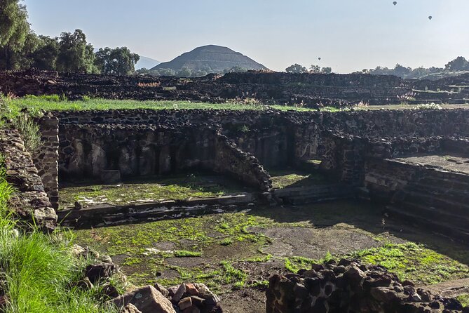 Tour to Teotihuacan from CDMX with entrances included - Palacio de Quetzalpapálotl: Seeing Homes, Not Just Monuments