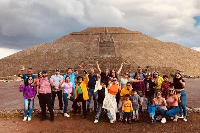 Tour to Teotihuacan includes Cuevas a mystical History - Tlalocan artesanías y experiencias: obsidian and maguey, plus drink tasting