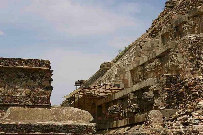Tour to the Pyramids of Teotihuacán and Basilica of Guadalupe - Stop 2, Basilica of Guadalupe: one hour of pilgrimage energy