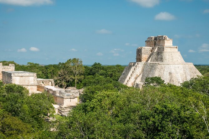Tour to Uxmal Kabah and Chocolate Museum from Mérida - Choco Story uxmal: Mayan cocoa education plus animals and garden stops