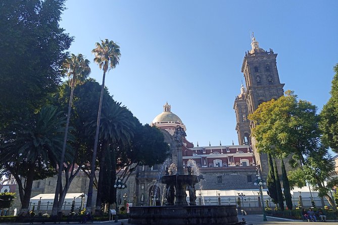 Town walking tour of the city - Puebla Cathedral: quick entry into the religious core