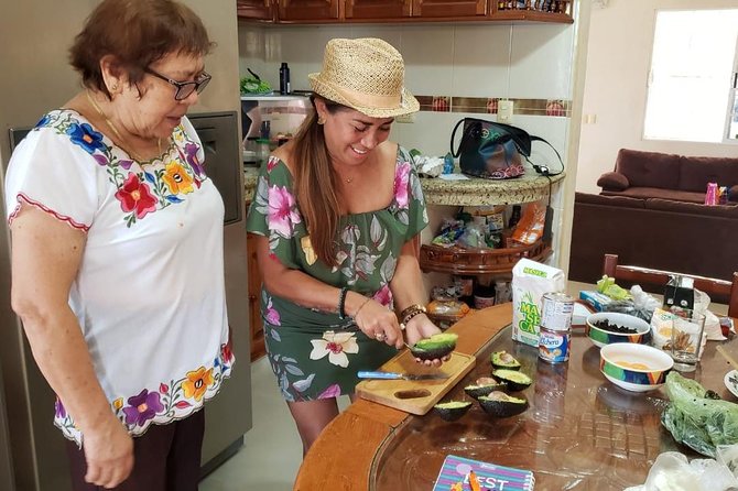 Traditional Family Kitchen in Cozumel - Your menu: guacamole, salsas, tortillas, and Pibil-style comfort