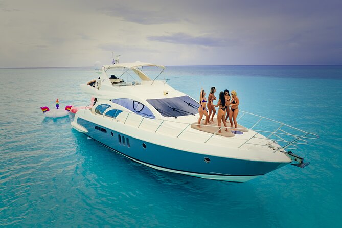 Tulum All Inclusive 4h – Luxury 58' Azimut Yacht - The crew and the small details that make it feel high-end