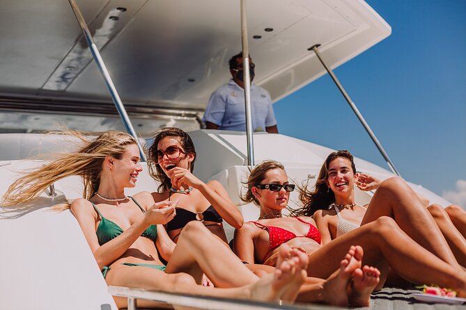 Tulum All Inclusive DJ Party – 51' Leopard PowerCat 4h - Private tour vibes: who this yacht party suits best