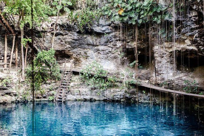 Tulum and Cenote Casa Tortuga Day Trip - Tulum Ruins Walk: El Castillo, the Palace, and Frescoes