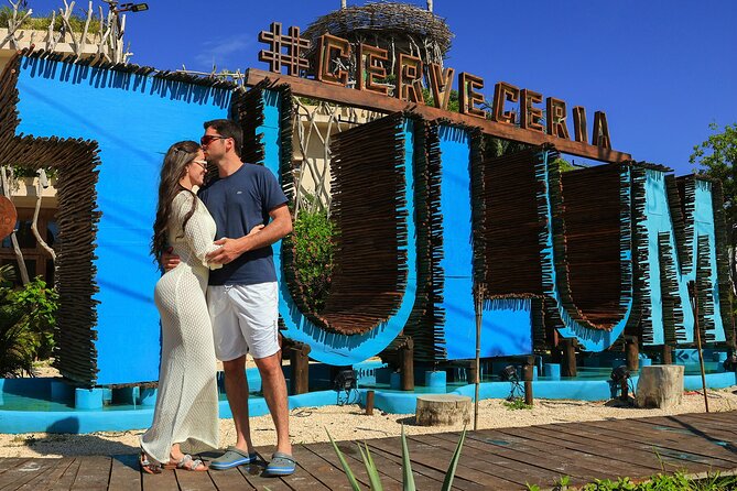 Tulum Instagram Photo Experience - Stop 2: Ven a la Luz with Daniel Popper’s 10-meter sculpture