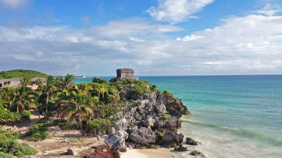 Tulum: Mayan Ruins & Sian Kaan Tour with Boat Ride and Lunch - Tulum Ruins, with guides who point out more than walls