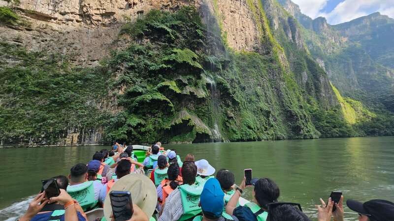 Tuxtla Gutierrez: Sumidero, Chiapa de Corzo and Miradores - The 16th century Mudejar style fountain stop near Chiapa de Corzo