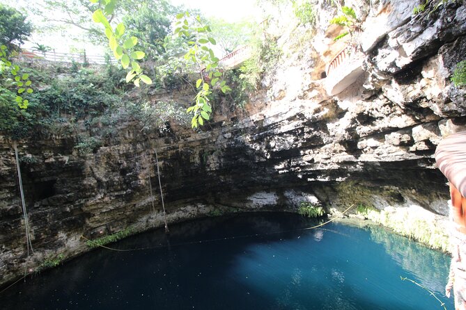 Valladolid Tourist Shared Transport to Chichen Itza & Two Cenotes - Getting picked up in Valladolid: hotel pickup vs the meet-up by the park