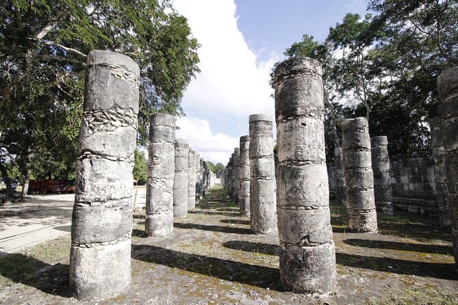 Valladolid Tourist Shared Transport to Chichen Itza & Two Cenotes - Chichén Itzá at opening time: why early matters without a full guided tour