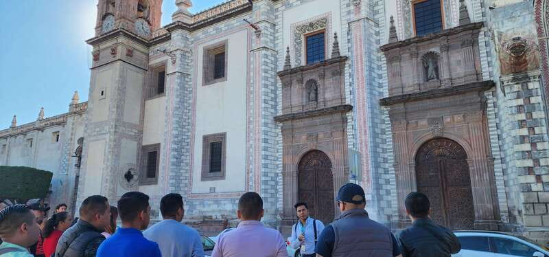 Walking Tour: Temples and Convents (Western Zone) - Meeting in Centro and getting your guide’s style fast