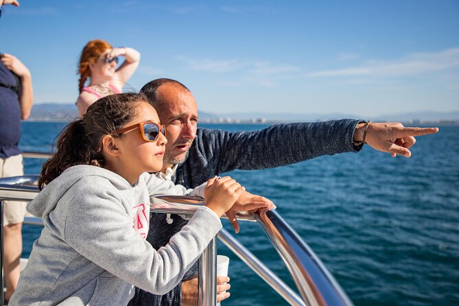 Whale Watching Cruise In Puerto Vallarta & Nuevo Vallarta - Crew and live commentary: when it turns luck into a guided outing