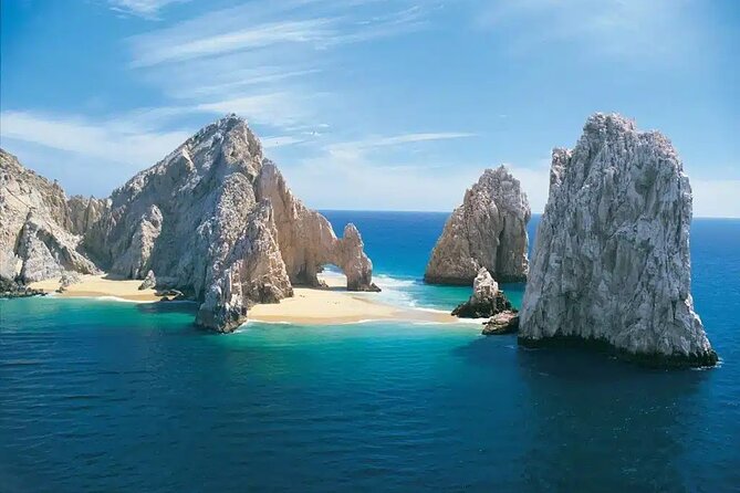 Whale Watching in Cabo: 2-Hour Small Group Tour to The Arch - The guides and the English commentary: what’s consistent, what can vary