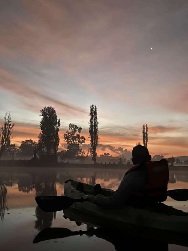 Xochimilco: amanecer en kayak Ciudad de México - Who should do this kayak experience, and who should skip it