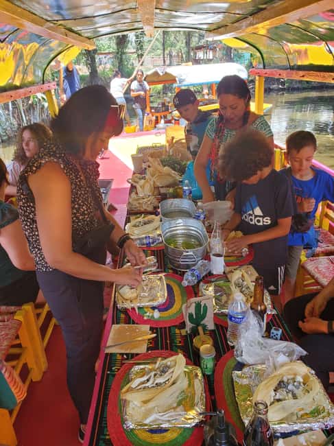 Xochimilco: Market, Food and Nature ¡All included! Tour - Morning Setup: Pickup Timing, Dalia Restaurant, and a Friendly Start
