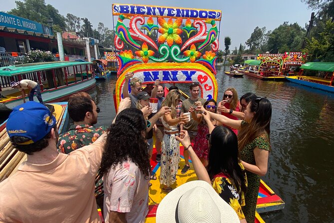 Xochimilco & Mexican Party with Guacamole & Unlimited Drinks - The main cruise: music, games, and canal storytelling