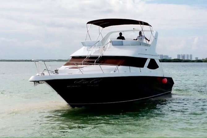 Yacht 48ft Rental in Cancun for up to 15 people - Isla Mujeres and Playa Norte on the 4- and 6-hour routes