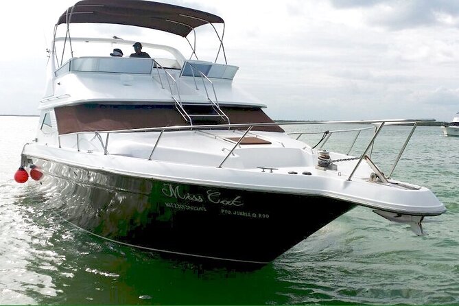 Yacht 48ft Rental in Cancun for up to 15 people - Snorkeling gear included, and how to set yourself up for comfort