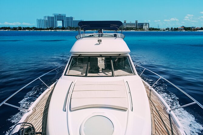 Yacht Meridian 40FT Best Private Rental in Cancun - Meeting point and marina day flow: Cenzontle on Kukulcan Boulevard