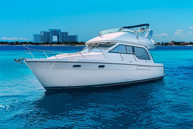Yacht Meridian 40FT Best Private Rental in Cancun - The Isla Mujeres plan: mangroves, a shipwreck snorkel, and Playa Norte
