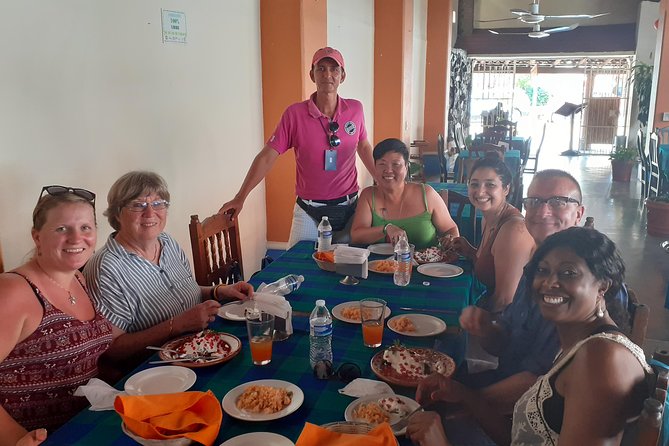 Zihuatanejo Food -Tasting and Walking Tour (Not for vegetarian) - How the tastings flow across local stalls and small restaurants